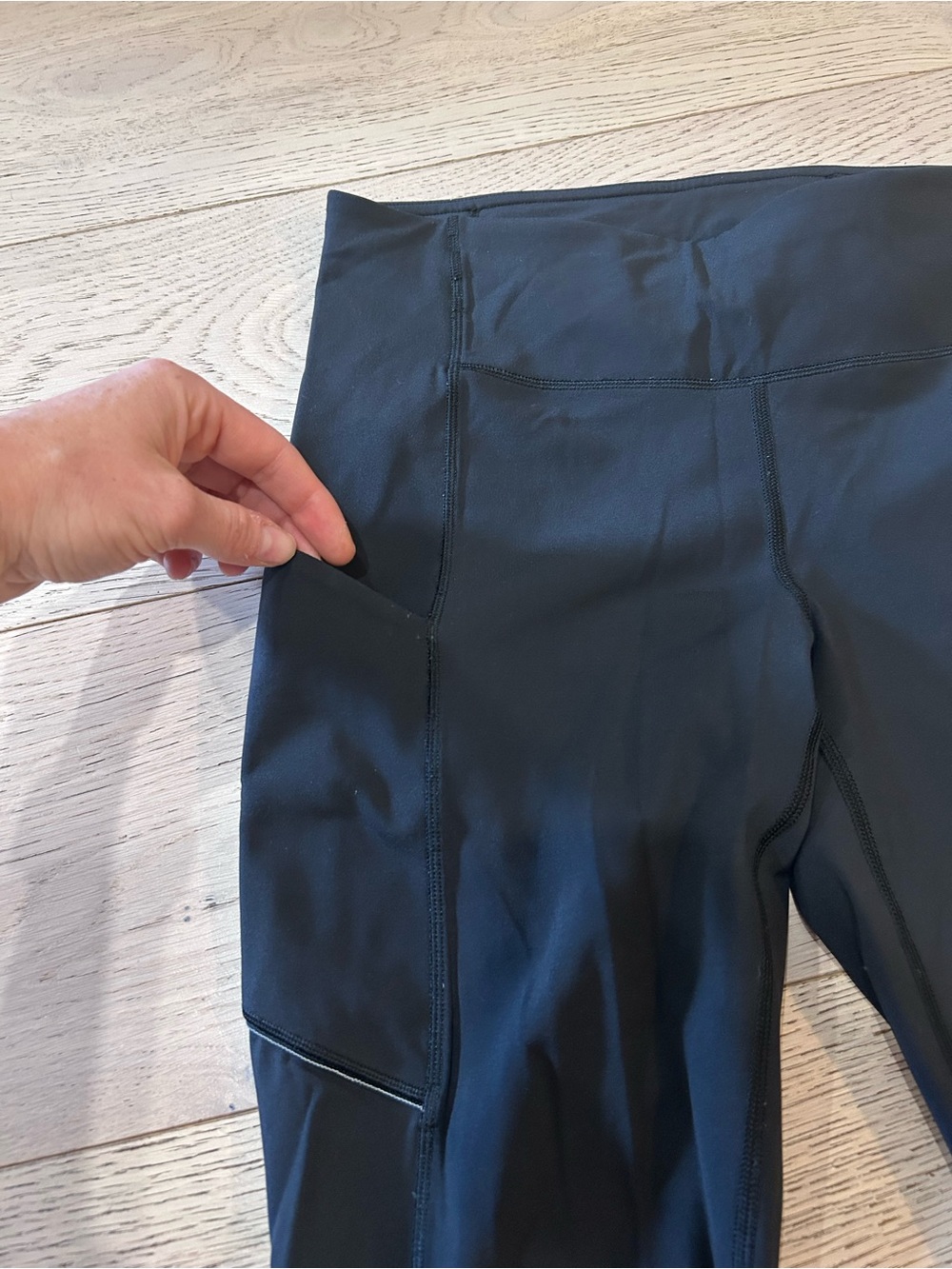 lululemon athletica Black High-Rise Leggings with Side Pockets - Picture 2 of 4